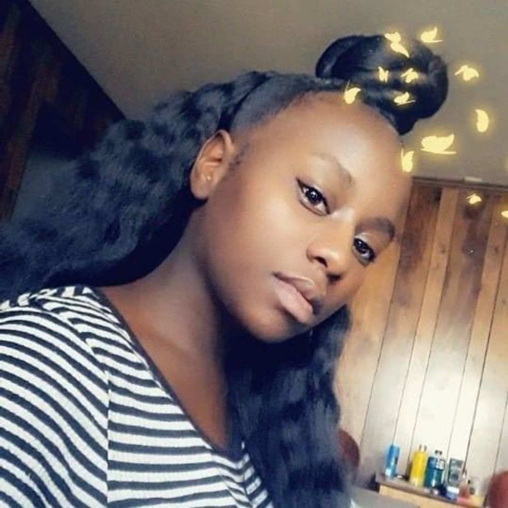 Meet your Posher, Alexia